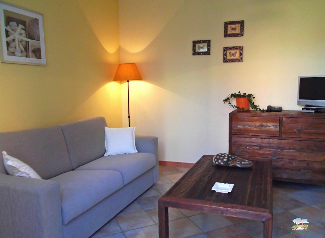 Hotel La Corte Rosada วิลลัสซีมีอุส ภายนอก รูปภาพ